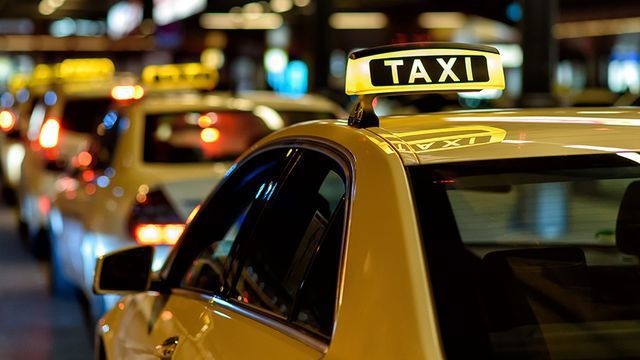 Bộ Giao thông: Taxi công nghệ phải có “hộp đèn” như taxi truyền thống! - 1 Bộ Giao thông: Taxi công nghệ phải có “hộp đèn” như taxi truyền thống! - 1