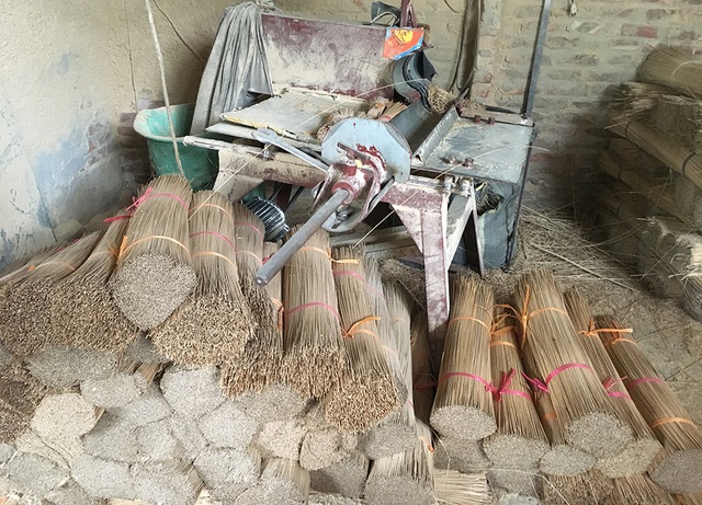 Làng nghề làm hương lớn nhất Việt Nam điêu đứng vì Ấn Độ hạn chế nhập khẩu - 2 Làng nghề làm hương lớn nhất Việt Nam điêu đứng vì Ấn Độ hạn chế nhập khẩu - 2