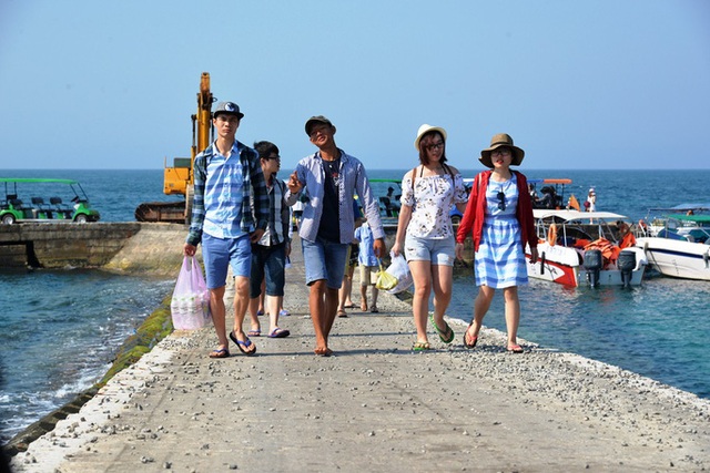 Huyện Lý Sơn đề xuất nhiều phương thức thu phí tham quan - 2 Huyện Lý Sơn đề xuất nhiều phương thức thu phí tham quan - 2