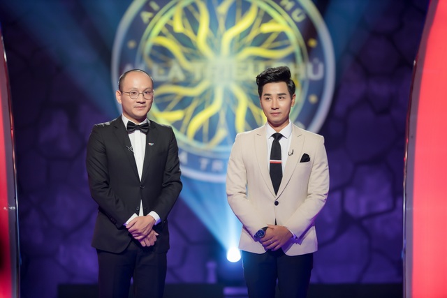 Phan Đăng ngỡ ngàng khi bị Nguyên Khang cướp Mic trong “Ai là triệu phú” - 1 Phan Đăng ngỡ ngàng khi bị Nguyên Khang cướp Mic trong “Ai là triệu phú” - 1