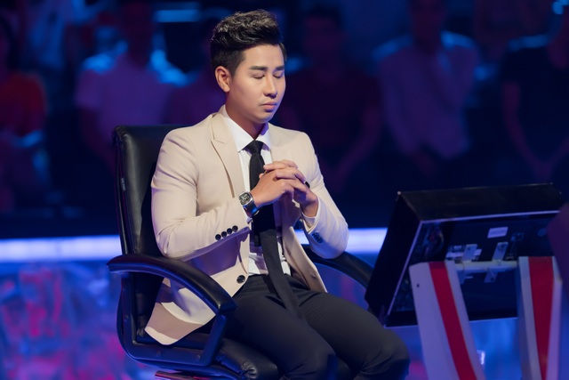 Phan Đăng ngỡ ngàng khi bị Nguyên Khang cướp Mic trong “Ai là triệu phú” - 4 Phan Đăng ngỡ ngàng khi bị Nguyên Khang cướp Mic trong “Ai là triệu phú” - 4
