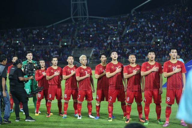 Đội tuyển Việt Nam tụt hai bậc trên bảng xếp hạng FIFA - 1 Đội tuyển Việt Nam tụt hai bậc trên bảng xếp hạng FIFA - 1