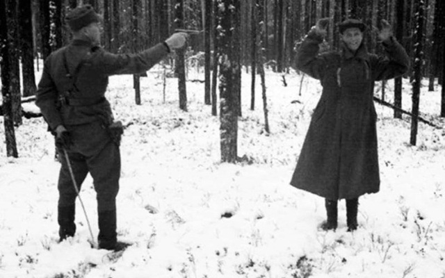 Điệp viên Liên Xô cười ngạo nghễ khi bị hành quyết ở Phần Lan năm 1942 - 1