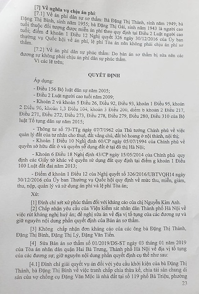 Hà Nội: Phó chủ tịch quận ký văn bản khiến cụ bà 77 tuổi “cạn nước mắt” xin cấp sổ đỏ - 2 Hà Nội: Phó chủ tịch quận ký văn bản khiến cụ bà 77 tuổi “cạn nước mắt” xin cấp sổ đỏ - 2