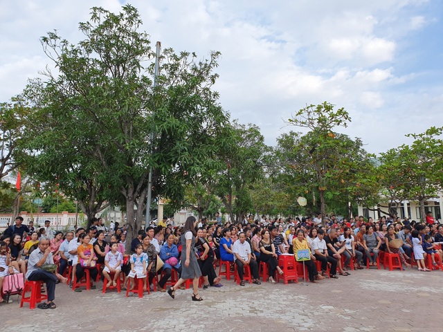 Rộ hình ảnh suất ăn thiếu dinh dưỡng, trường phải tạm dừng bữa ăn bán trú - 3 Rộ hình ảnh suất ăn thiếu dinh dưỡng, trường phải tạm dừng bữa ăn bán trú - 3