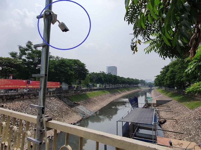 Lắp camera, bố trí người bảo vệ đàn cá Koi Nhật Bản ở sông Tô Lịch - 3 Lắp camera, bố trí người bảo vệ đàn cá Koi Nhật Bản ở sông Tô Lịch - 3