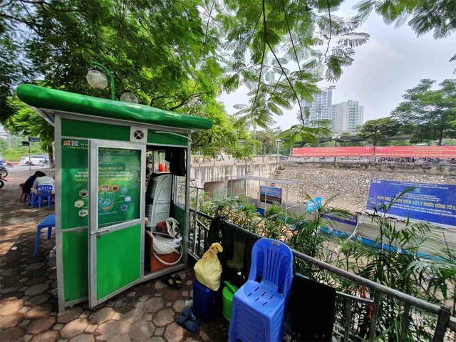 Lắp camera, bố trí người bảo vệ đàn cá Koi Nhật Bản ở sông Tô Lịch - 4 Lắp camera, bố trí người bảo vệ đàn cá Koi Nhật Bản ở sông Tô Lịch - 4