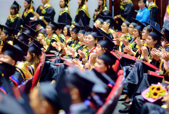 Sinh viên trường ĐH Tôn Đức Thắng tốt nghiệp có điểm TOEIC từ 700 – 800 - 1 Sinh viên trường ĐH Tôn Đức Thắng tốt nghiệp có điểm TOEIC từ 700 – 800 - 1