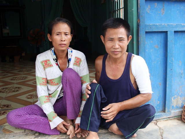 Người đàn ông bại liệt bán vé số nuôi cả nhà được bạn đọc giúp đỡ hơn 46 triệu đồng - 4 Người đàn ông bại liệt bán vé số nuôi cả nhà được bạn đọc giúp đỡ hơn 46 triệu đồng - 4