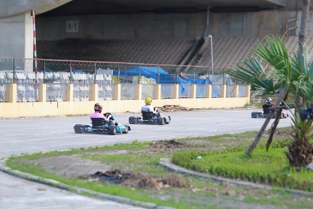 Trải nghiệm đua xe F1 thu nhỏ” ngay tại Hà Nội - 11 Trải nghiệm đua xe F1 thu nhỏ” ngay tại Hà Nội - 11