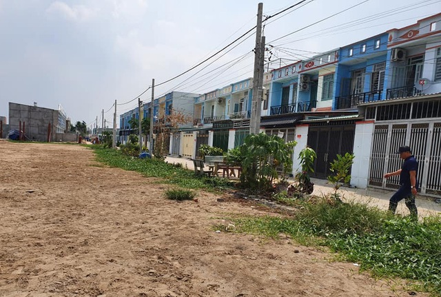 Hàng trăm ha đất cấm bị xẻ thịt: 454 giấy phép xây dựng “hô biến” thành 2.200 căn nhà! - 6 Hàng trăm ha đất cấm bị xẻ thịt: 454 giấy phép xây dựng “hô biến” thành 2.200 căn nhà! - 6