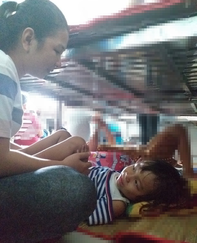 Người mẹ đơn thân cầu xin mọi người cứu con gái 4 tuổi - 1 Người mẹ đơn thân cầu xin mọi người cứu con gái 4 tuổi - 1
