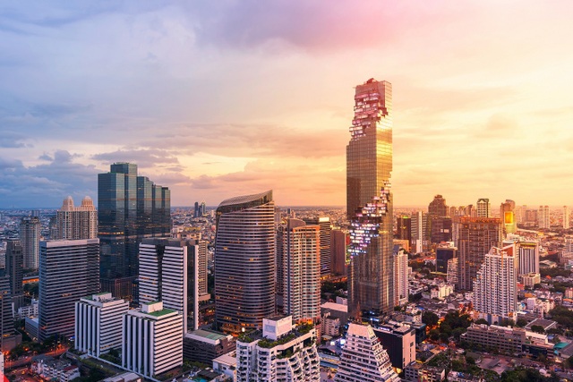 Nếu không sợ độ cao, đến Bangkok hãy thử tới sàn kính ở Mahanakhon Skywalk