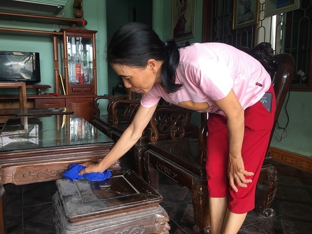Lặc lè con đường, héo hắt cuộc sống bên mỏ đá - 4 Lặc lè con đường, héo hắt cuộc sống bên mỏ đá - 4