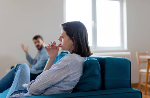 Nghi vợ ngoại tình, có nên tìm bằng chứng? - 1 Nghi vợ ngoại tình, có nên tìm bằng chứng? - 1