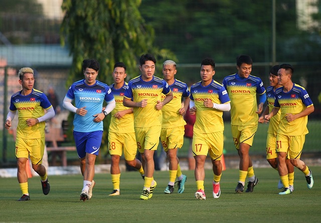 Đội tuyển Việt Nam tập buổi đầu, HLV Park Hang Seo “bở hơi tai” - Ảnh minh hoạ 4