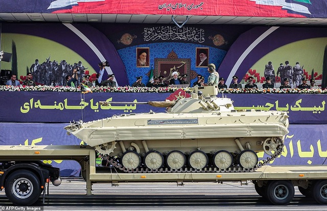 Iran “thị uy” bằng dàn khí tài “khủng” giữa lúc Trung Đông căng thẳng - 2 Iran “thị uy” bằng dàn khí tài “khủng” giữa lúc Trung Đông căng thẳng - 2