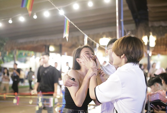 Hoa khôi chuyển giới tiếp lửa cộng đồng LGBT trong Ngày hội tự hào - 7 Hoa khôi chuyển giới tiếp lửa cộng đồng LGBT trong Ngày hội tự hào - 7