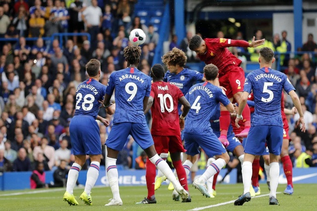 Những khoảnh khắc Liverpool vượt qua Chelsea ở Stamford Bridge - 10