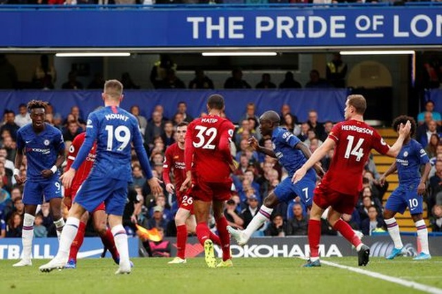 Những khoảnh khắc Liverpool vượt qua Chelsea ở Stamford Bridge - 14