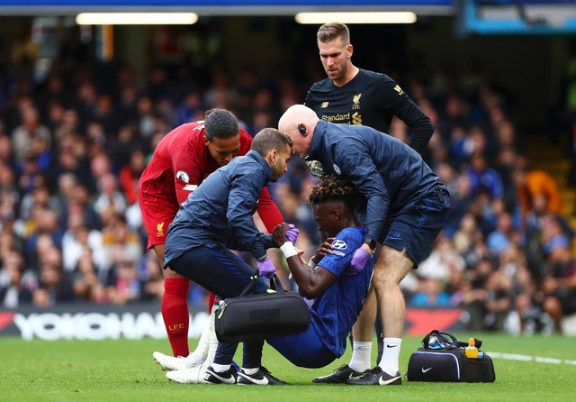 Những khoảnh khắc Liverpool vượt qua Chelsea ở Stamford Bridge - 17