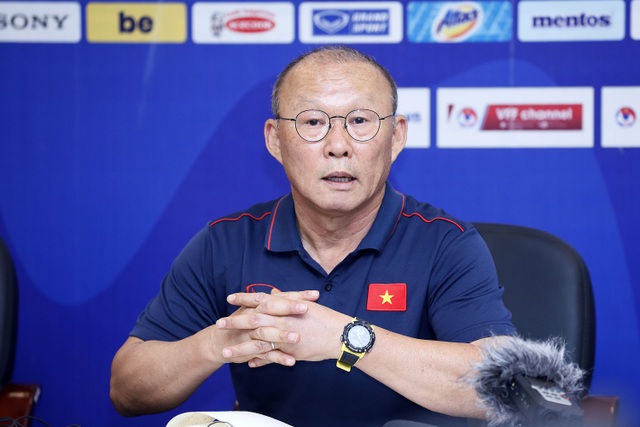 Cầu thủ Việt kiều khao khát lên tuyển, HLV Park Hang Seo nói điều bất ngờ - 1