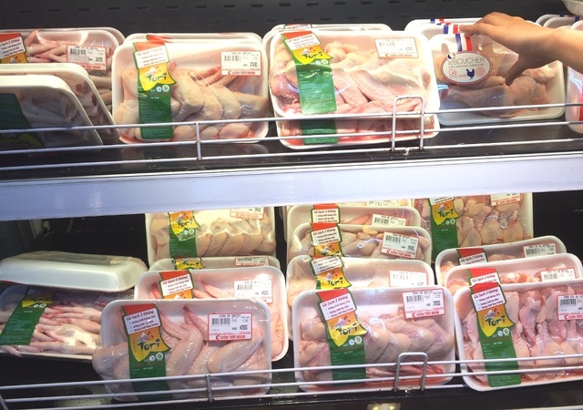 1 kg thịt gà giá bằng một bó rau: Cần phải cân đối lượng gà ngoại nhập? - 5 1 kg thịt gà giá bằng một bó rau: Cần phải cân đối lượng gà ngoại nhập? - 5