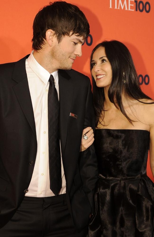 Demi Moore tiết lộ từng bị mất đứa con với Ashton Kutcher - 2 Demi Moore tiết lộ từng bị mất đứa con với Ashton Kutcher - 2