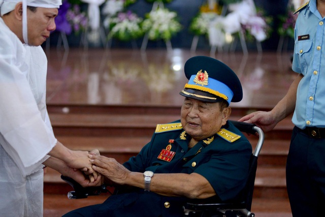 Phi công Nguyễn Văn Bảy: Quả cảm thời chiến, giản dị thời bình! - 6 Phi công Nguyễn Văn Bảy: Quả cảm thời chiến, giản dị thời bình! - 6