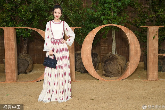 Angelababy đọ sắc cùng dàn chân dài nổi tiếng thế giới - 1 Angelababy đọ sắc cùng dàn chân dài nổi tiếng thế giới - 1