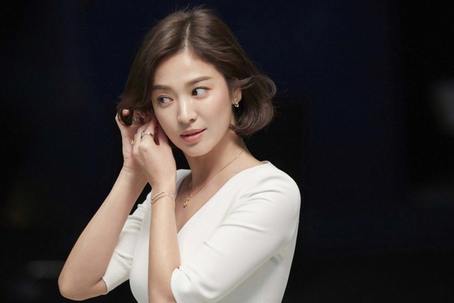 Hậu ly hôn, Song Hye Kyo quyết định trở lại trường học - 1 Hậu ly hôn, Song Hye Kyo quyết định trở lại trường học - 1
