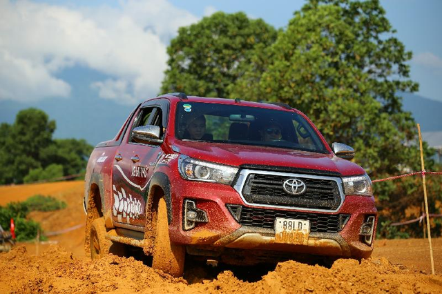 Điều gì khiến Hilux tự tin trên địa hình offroad tại VOC 2019? - 1