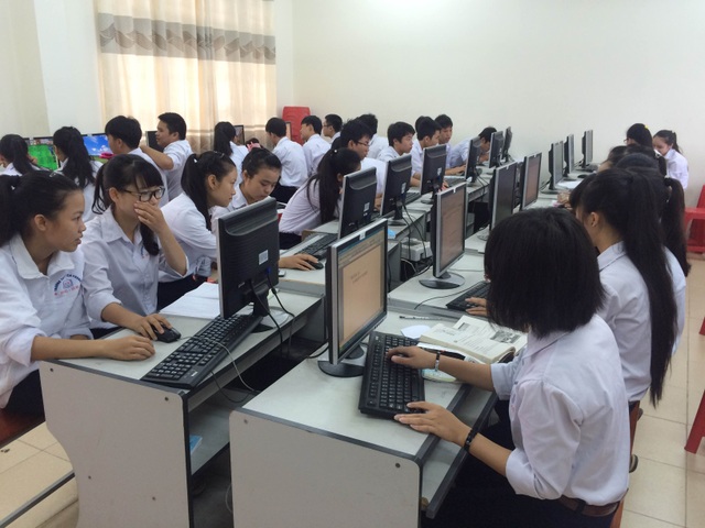Đổi mới thi THPT quốc gia: Học sinh cần được làm quen với máy tính - 1 Đổi mới thi THPT quốc gia: Học sinh cần được làm quen với máy tính - 1