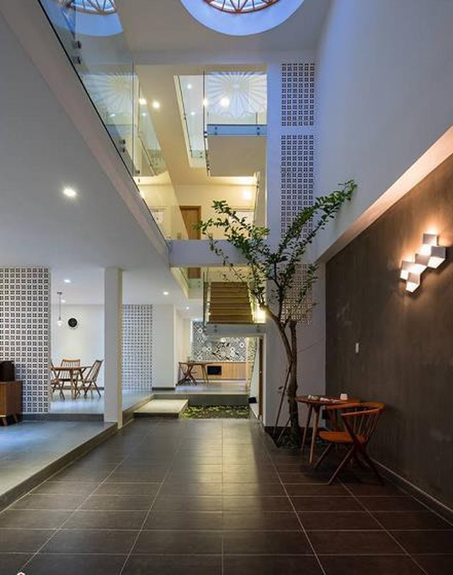 Mê mẩn nhà phố 2 tầng có giếng trời đẹp hút mắt - 7 Mê mẩn nhà phố 2 tầng có giếng trời đẹp hút mắt - 7