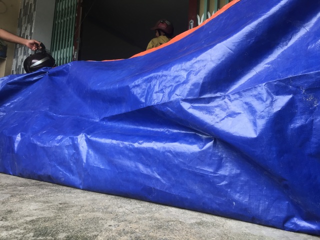Người Sài Gòn vật vã lội sông, vượt nước ngập về nhà - 6 Người Sài Gòn vật vã lội sông, vượt nước ngập về nhà - 6