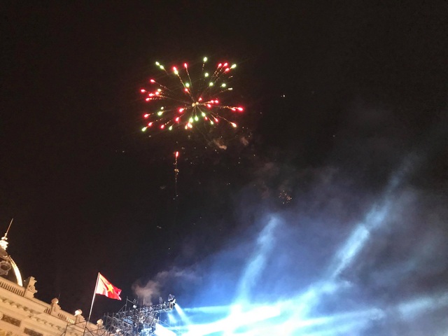 Pháo hoa rực rỡ chào năm mới 2019 - 16 Pháo hoa rực rỡ chào năm mới 2019 - 16