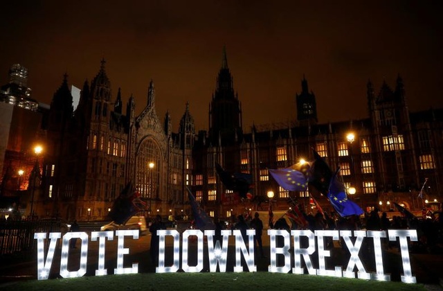 Người Anh xuống đường vì Brexit trước giờ G - Ảnh 10. Người Anh xuống đường vì Brexit trước giờ G - Ảnh 10.