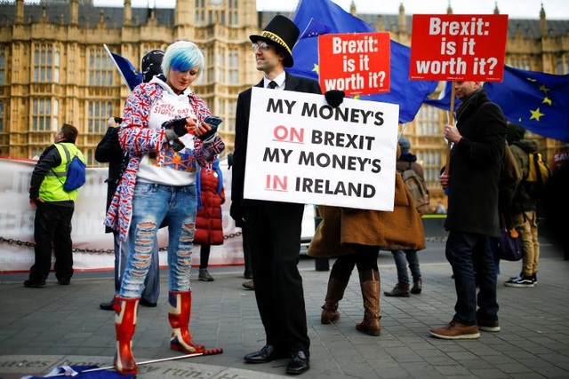 Người Anh xuống đường vì Brexit trước giờ G - Ảnh 5. Người Anh xuống đường vì Brexit trước giờ G - Ảnh 5.