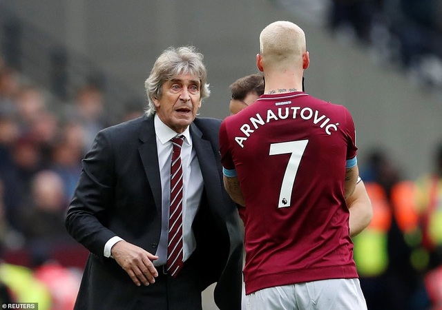West Ham 1-0 Arsenal: Cú sốc cho Pháo thủ - Ảnh 2. West Ham 1-0 Arsenal: Cú sốc cho Pháo thủ - Ảnh 2.