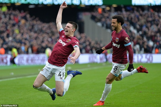 West Ham 1-0 Arsenal: Cú sốc cho Pháo thủ - Ảnh 4. West Ham 1-0 Arsenal: Cú sốc cho Pháo thủ - Ảnh 4.