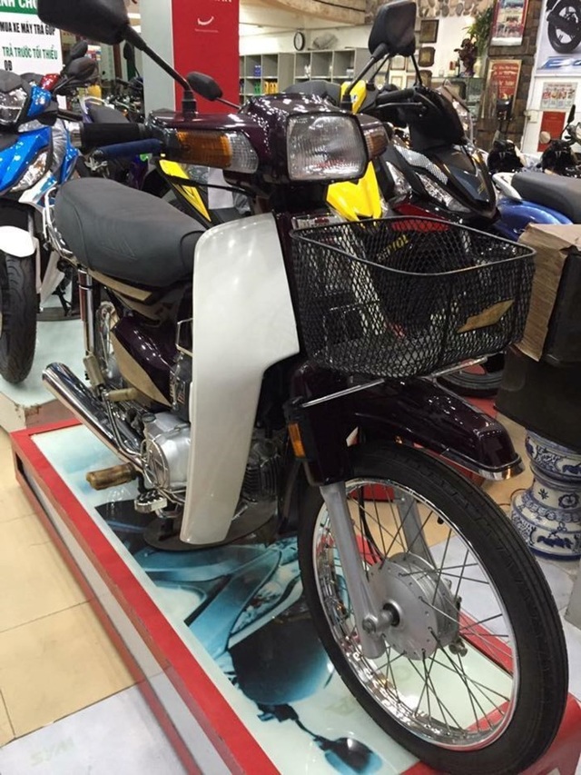 Xe máy Suzuki 17 năm vẫn còn zin: Giá huyền thoại 1 tỷ đồng - Ảnh 14. Xe máy Suzuki 17 năm vẫn còn zin: Giá huyền thoại 1 tỷ đồng - Ảnh 14.