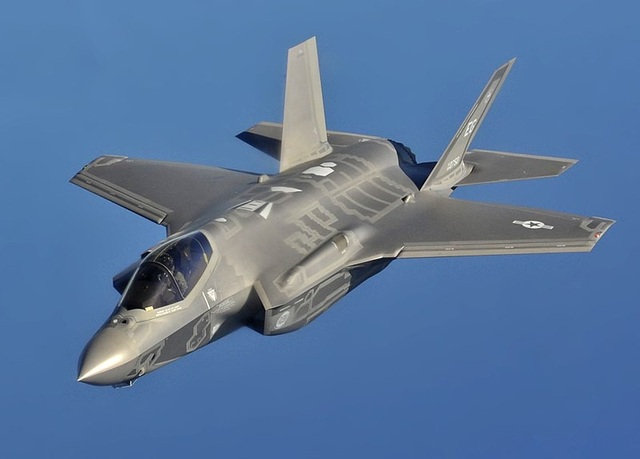 Video “chim sắt” F-35A Mỹ phô diễn kỹ thuật ấn tượng - Ảnh 2. Video “chim sắt” F-35A Mỹ phô diễn kỹ thuật ấn tượng - Ảnh 2.