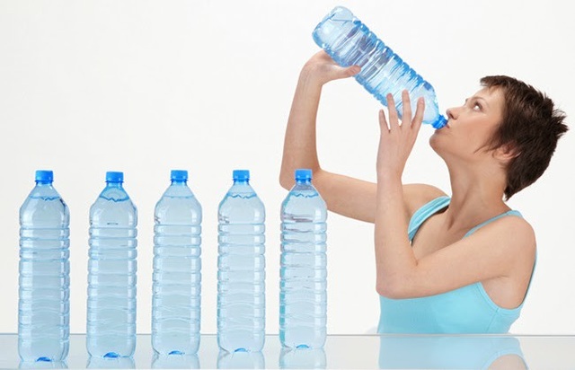 5 lý do khiến bạn lúc nào cũng khát - Ảnh 1. 5 lý do khiến bạn lúc nào cũng khát - Ảnh 1.