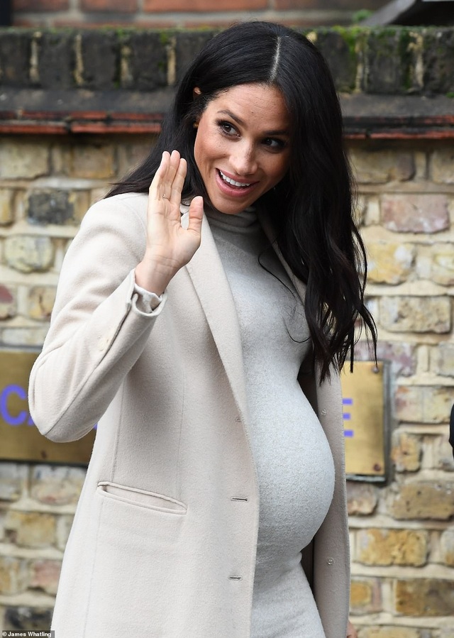 Bà bầu Meghan Markle khoe nhan sắc thanh lịch - Ảnh 10. Bà bầu Meghan Markle khoe nhan sắc thanh lịch - Ảnh 10.