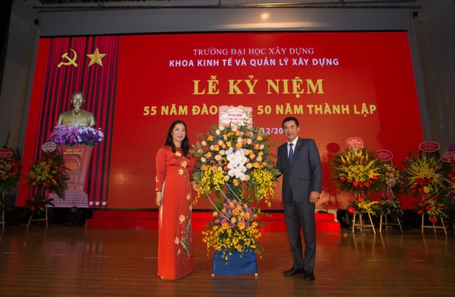 Tưng bừng hoạt động kỷ niệm 50 năm thành lập khoa Kinh tế & Quản lý xây dựng - ĐH Xây dựng - Ảnh 4. Tưng bừng hoạt động kỷ niệm 50 năm thành lập khoa Kinh tế & Quản lý xây dựng - ĐH Xây dựng - Ảnh 4.