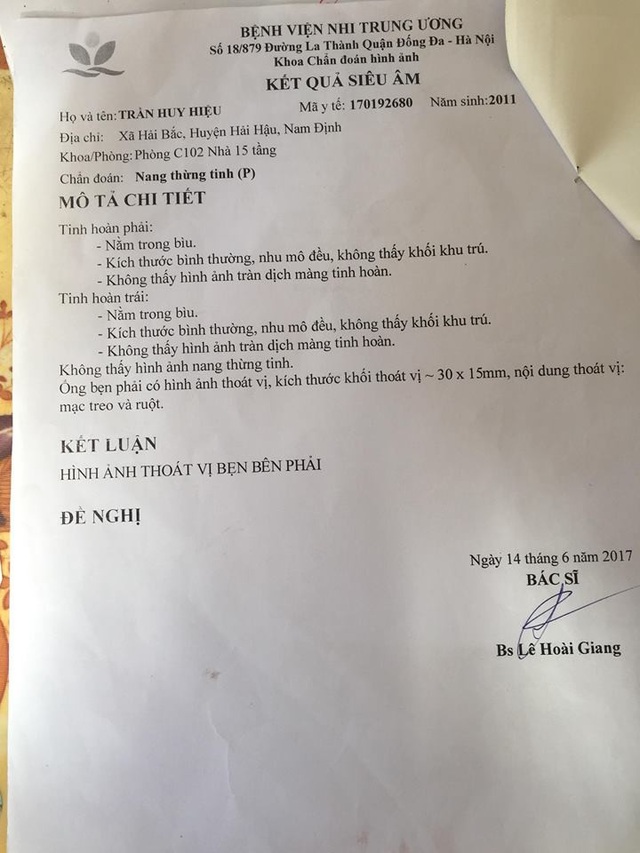 Đớn đau người mẹ trẻ ôm con bệnh tim quỳ lạy trước di ảnh của chồng - 5 Hiện cậu bé còn bị thêm cả thoát vị bẹn bên phải.