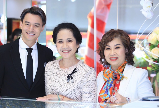 NSND Lan Hương được “con trai” Anh Dũng, “Lan cave” khen “mẹ chồng tâm lý” - 2 Anh Dũng cho biết, NSND Lan Hương là người mẹ đặc biệt cả trong phim lẫn ngoài đời của anh.