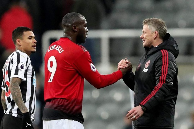Giúp MU thắng trận thứ 4 liên tiếp, Solskjaer cân bằng kỷ lục vĩ đại - 1
HLV Solskjaer giúp MU thắng 4 trận liên tiếp