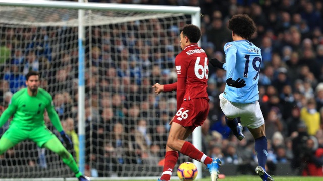 Những khoảnh khắc ở chiến thắng quan trọng của Man City trước Liverpool - 20
Sane đã tỏa sáng với một cú dứt điểm gọn gàng hạ gục Alisson