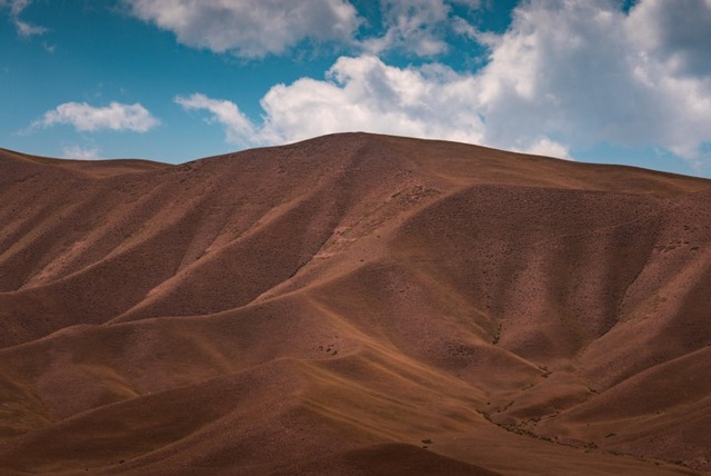 Thiên nhiên hùng vĩ ở Kyrgyzstan đẹp đến “nghẹt thở“ - 6 Thiên nhiên hùng vĩ ở Kyrgyzstan đẹp đến “nghẹt thở“ - 6